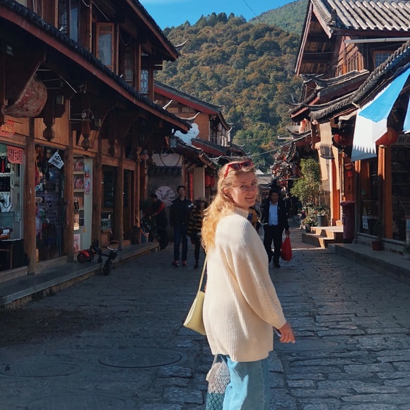 Meet your Posher, Ginger - Picture 2 of 2